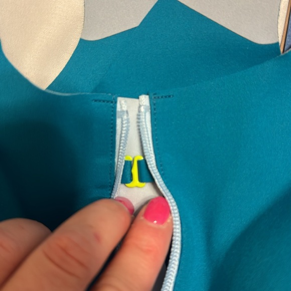 Brooks Sports Bra - 34DD/E - Picture 3 of 7